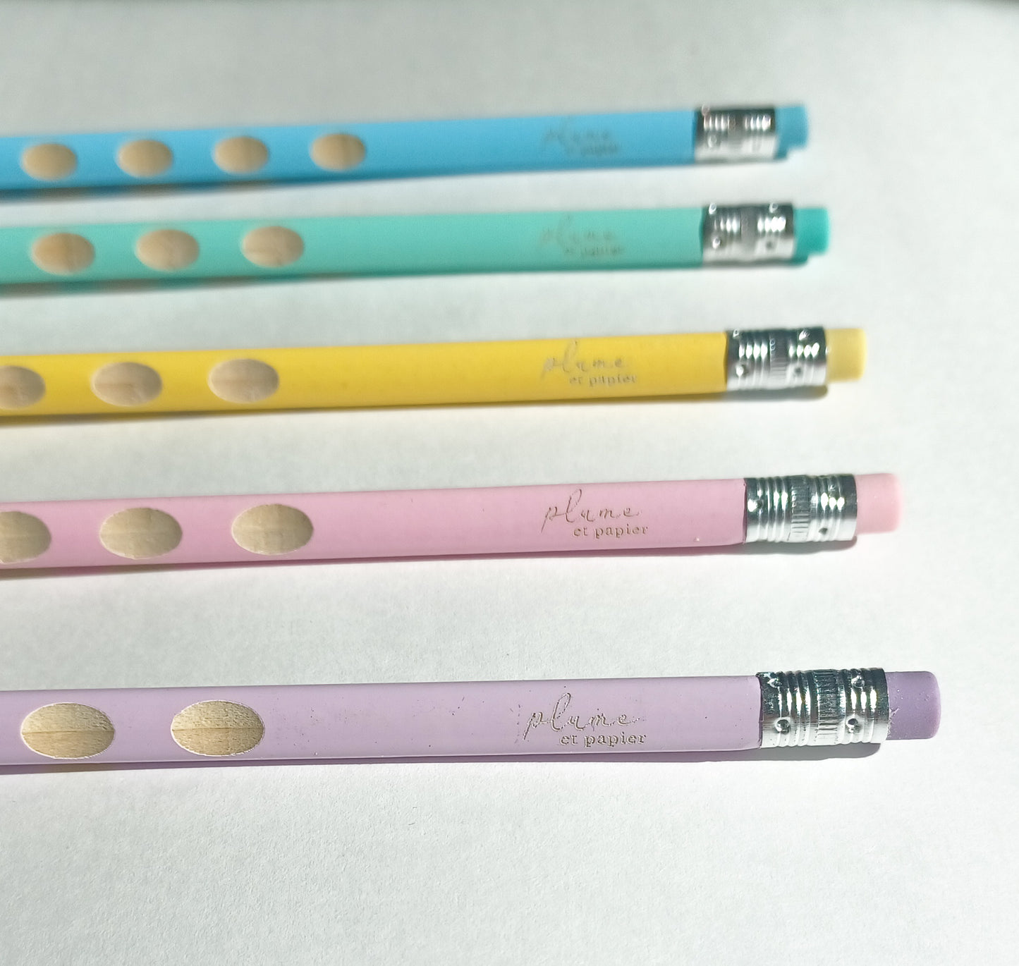Crayon de plomb avec encoches
